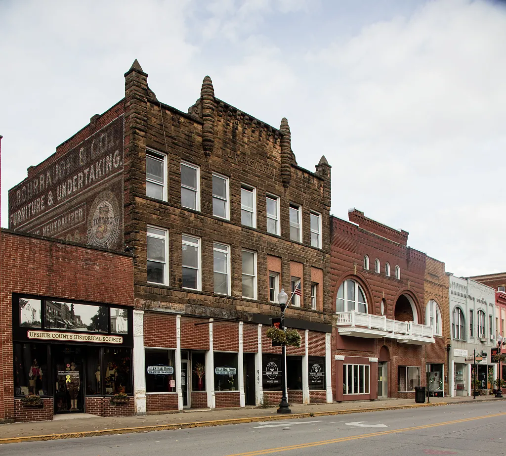 2015 Library of Congress photograph of the downtown block dominated by the T. J. Farnsworth Building